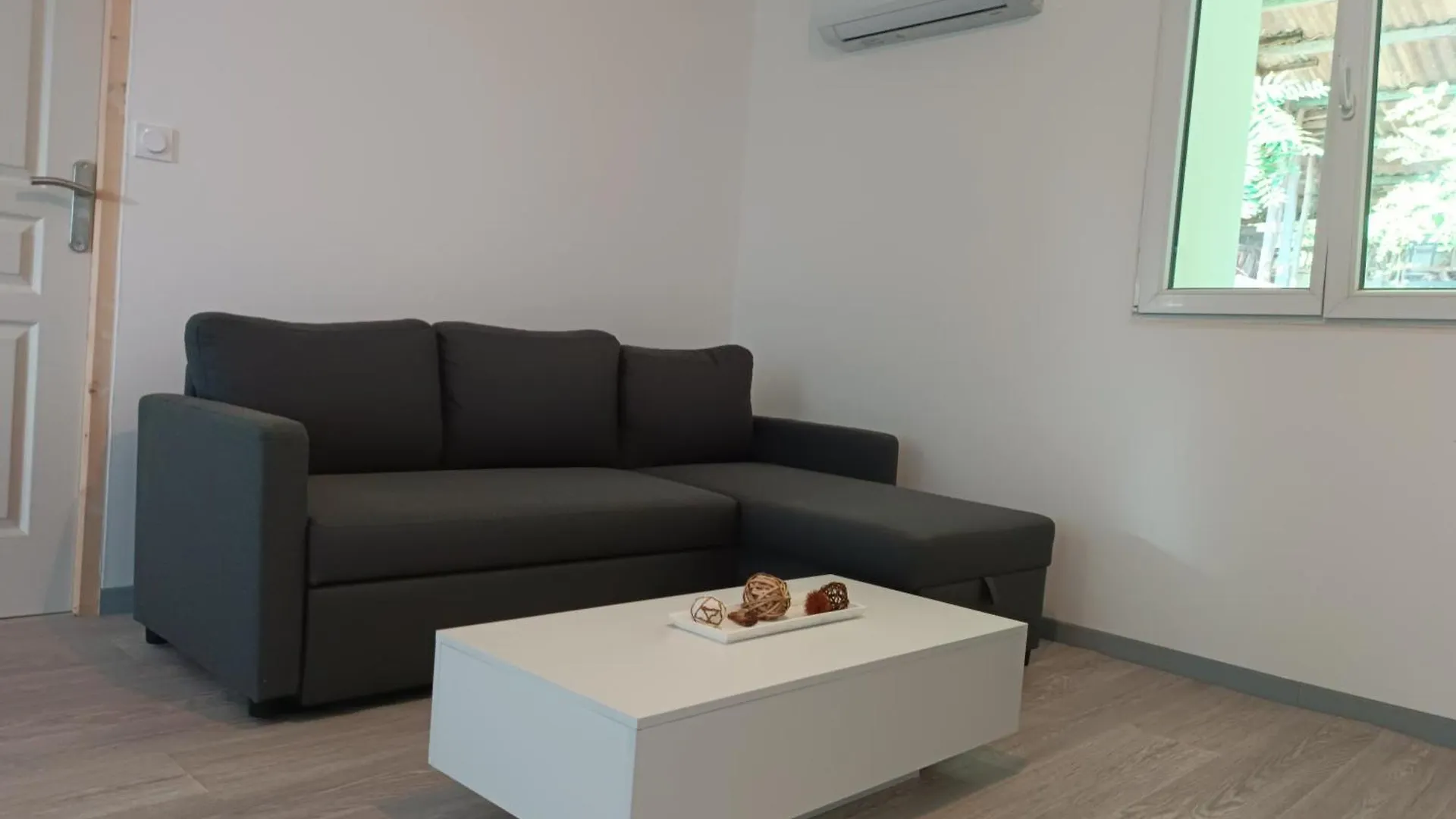 Appart Complet 2 Chambres Calme Facture Et Repas Possibles Beausemblant 0*,  Frankrig
